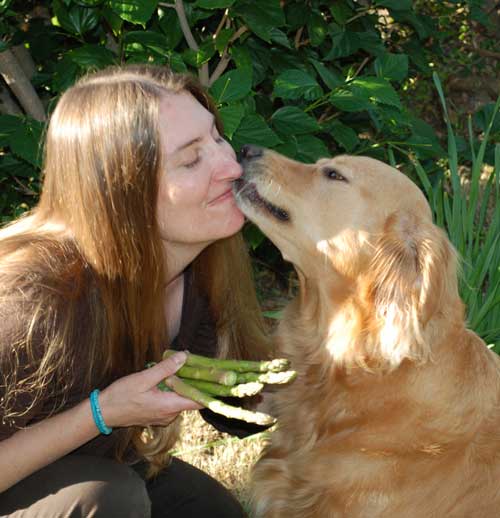 Sindi and dog Ginger smooch
